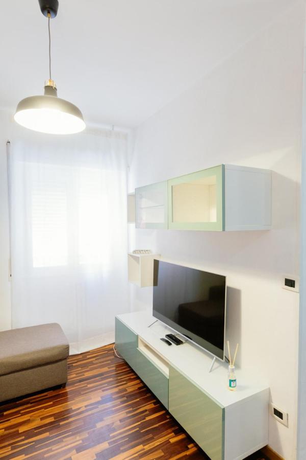 Casa Kalimera Moderna Attrezzata E Vicino Metro Appartement